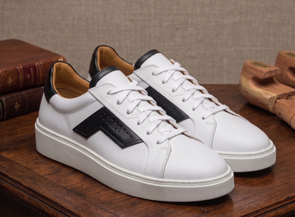 Black and white low top sneaker