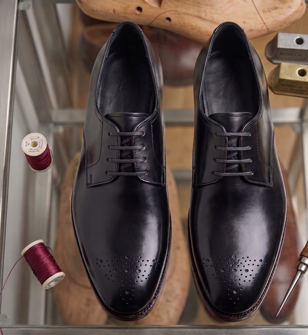 Black leather milano derby shoes