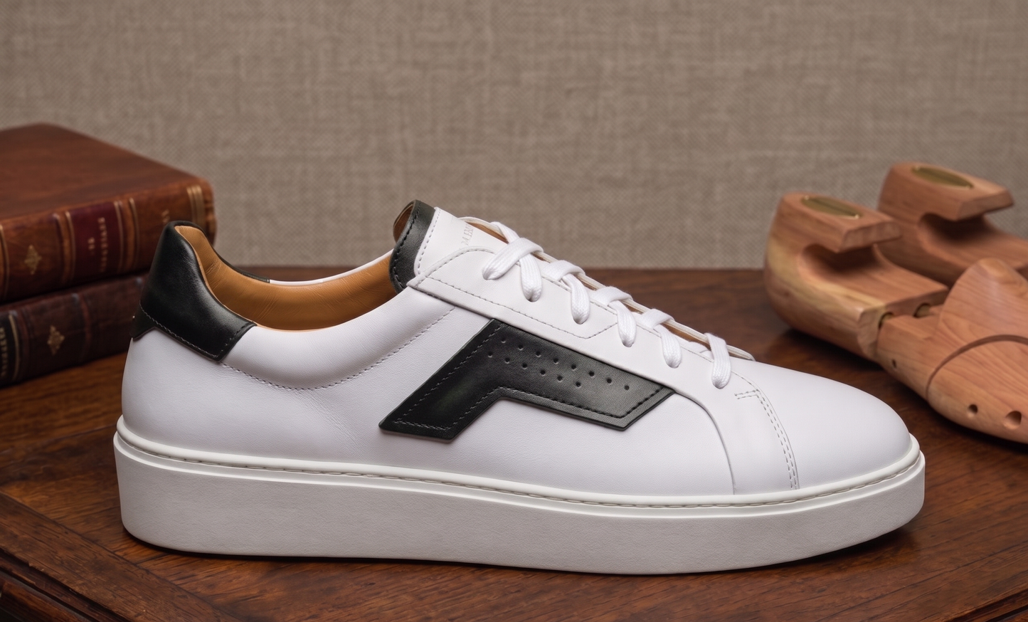 Black and white low top sneaker