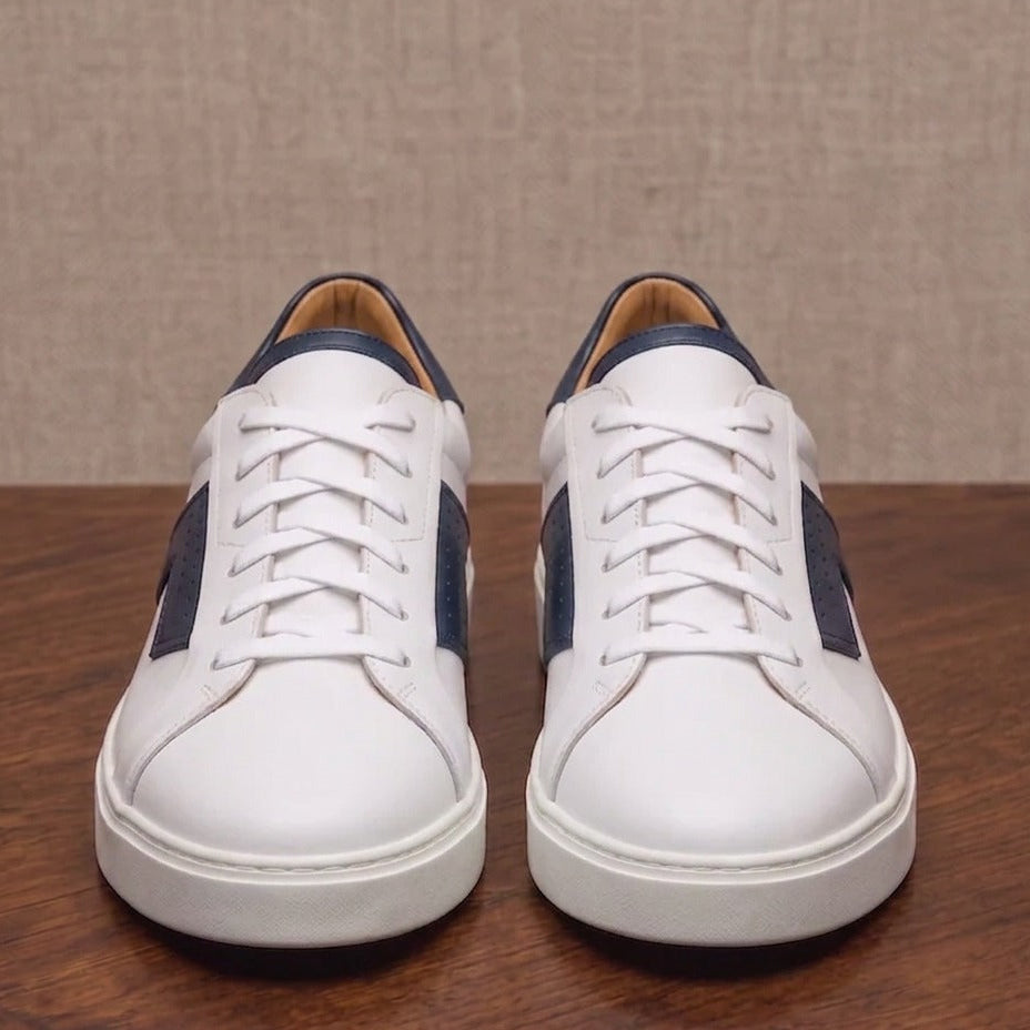 Black and white low top sneaker